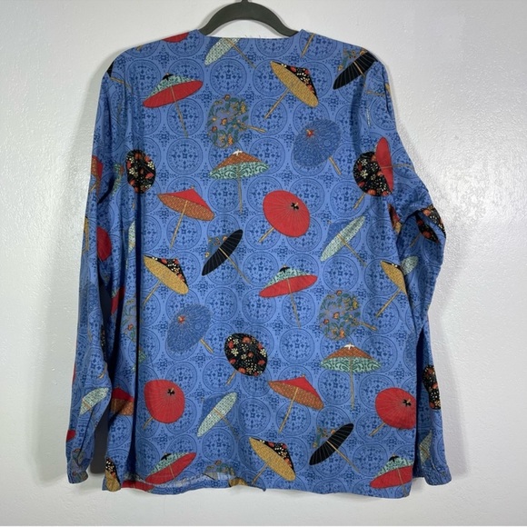 Scrub Jacket, Fun Japanese Umbrella Print. Similar to a size 2X/3X. - Picture 4 of 4
